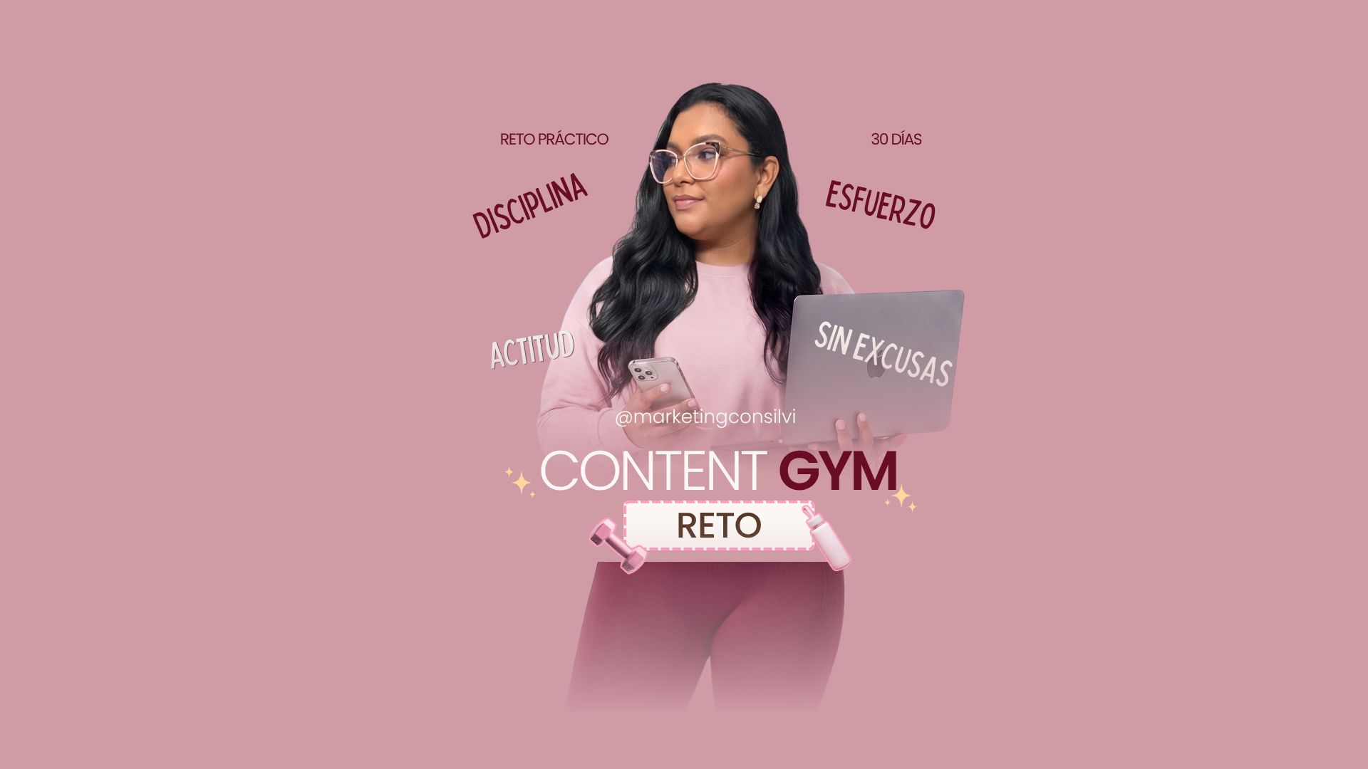 Silvi de Marketing con Silvi con su portátil — Reto Content Gym: disciplina, actitud, esfuerzo, sin excusas